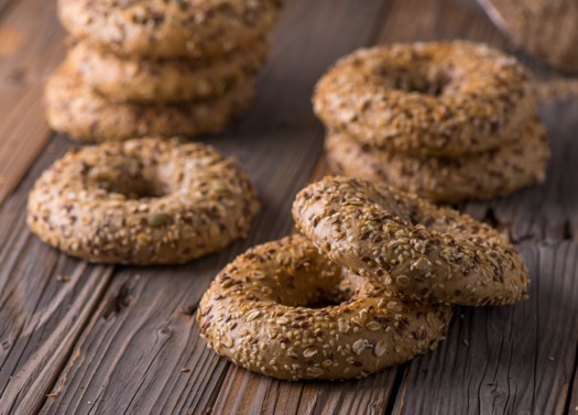 Multigrain Bagel بيغل الحبوب